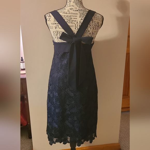 NWT! Banana Republic Navy Lace Cocktail Dress Size 8 - Picture 2 of 7